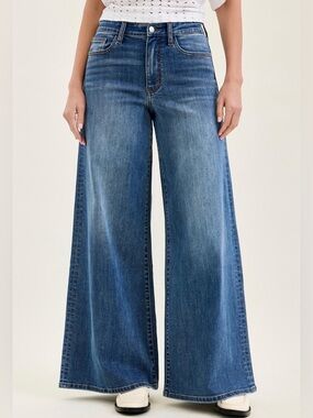 ❤️Hello Gorgeous! Judy Blue High Waist Palazzo Jeans- Medium Wash